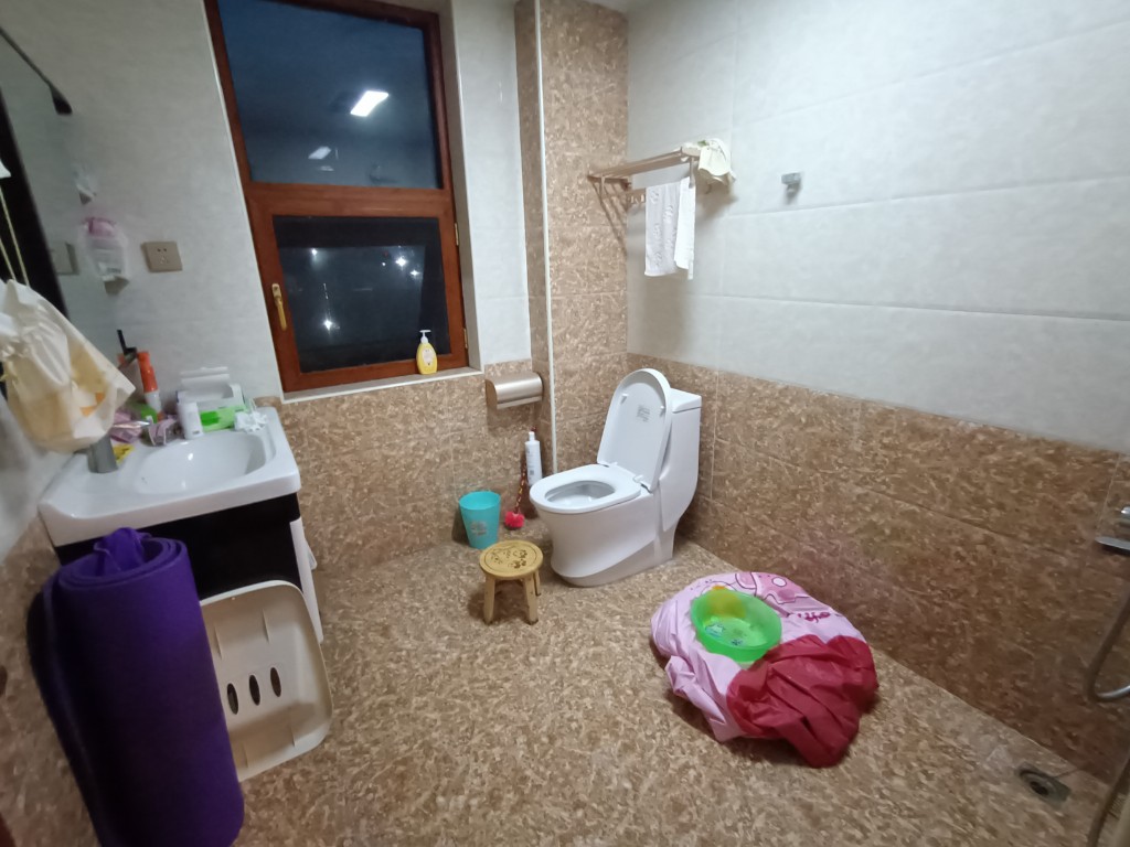 孙水明珠  4室2厅2卫    90.0万 孙水明珠  4室2厅2卫    90.0万卫生间