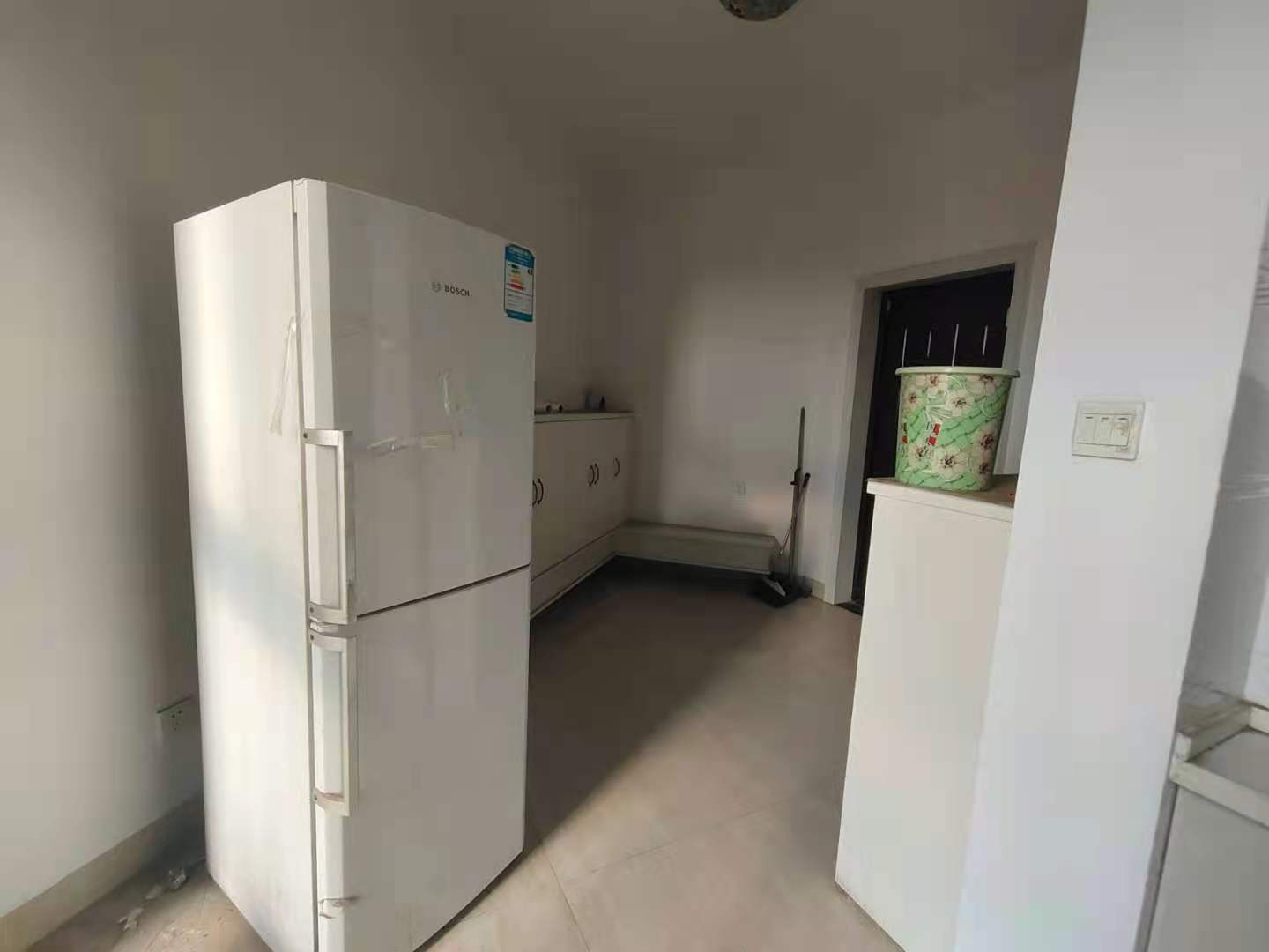 荷塘嘉苑 3室2厅2卫 2000.0元/月 荷塘嘉苑 3室2厅2卫 2000.0元/月室内图