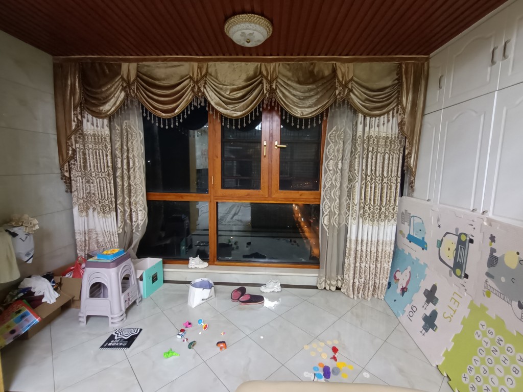 孙水明珠  4室2厅2卫    90.0万 孙水明珠  4室2厅2卫    90.0万客厅