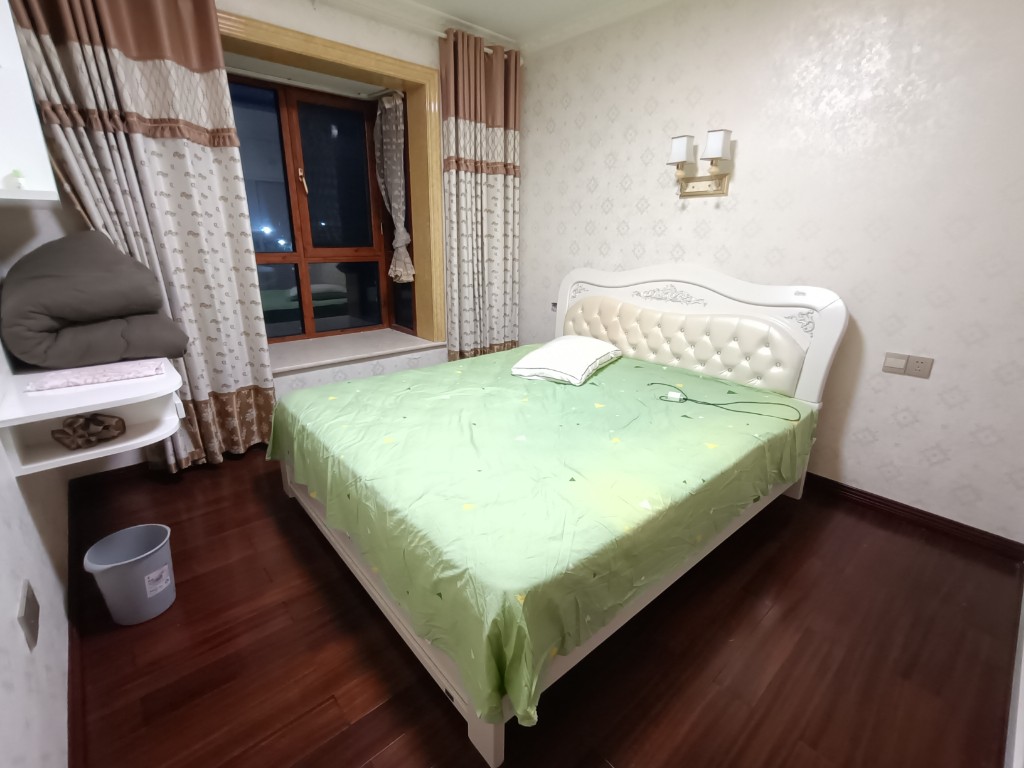 孙水明珠  4室2厅2卫    90.0万 孙水明珠  4室2厅2卫    90.0万卧室