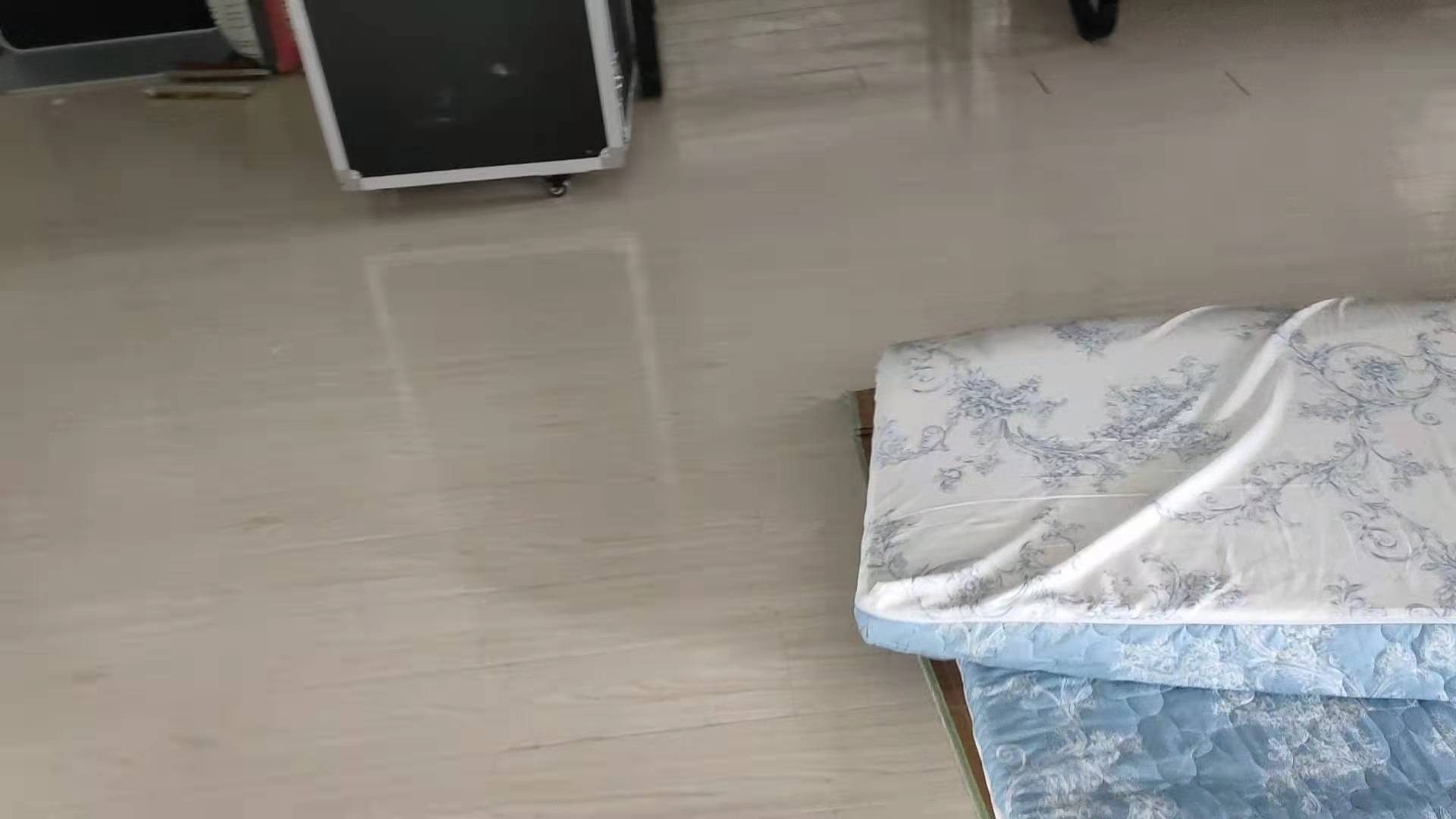 楚天家园  4室2厅2卫   4000.00元/月室内图