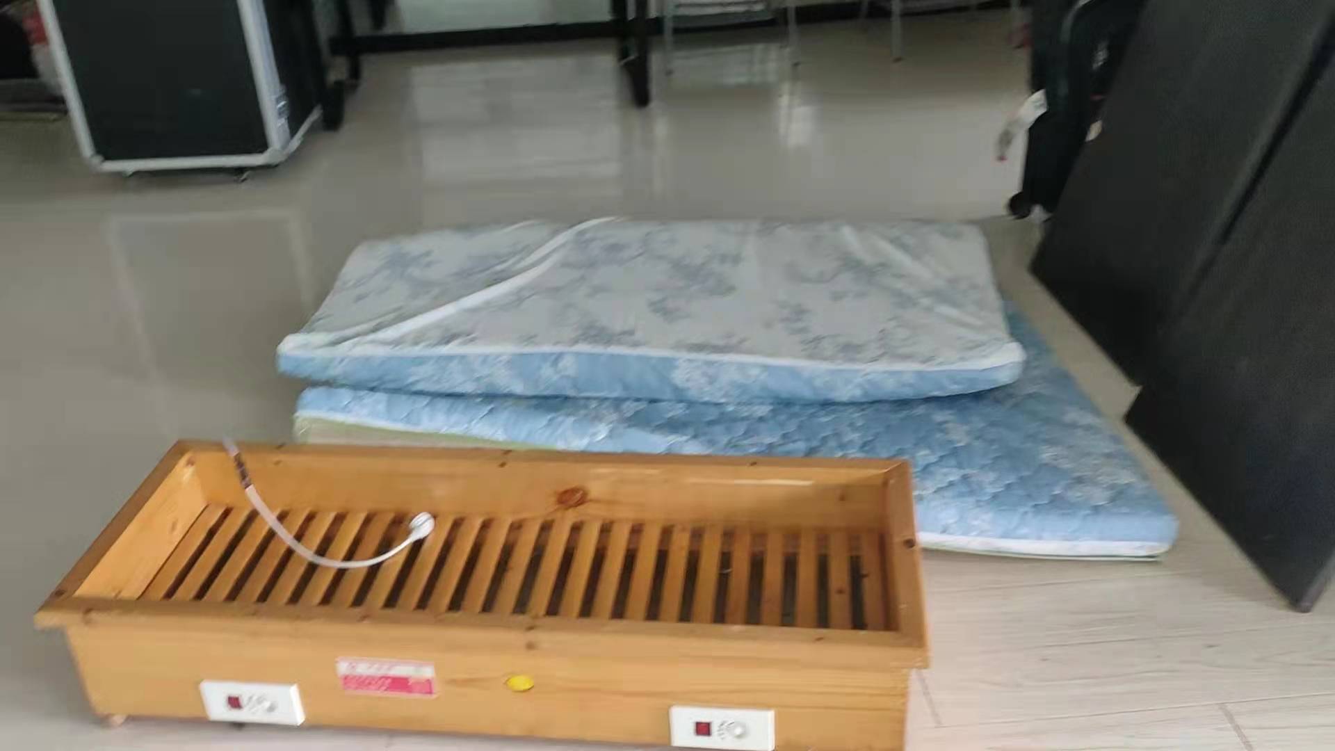 楚天家园  4室2厅2卫   4000.00元/月室内图