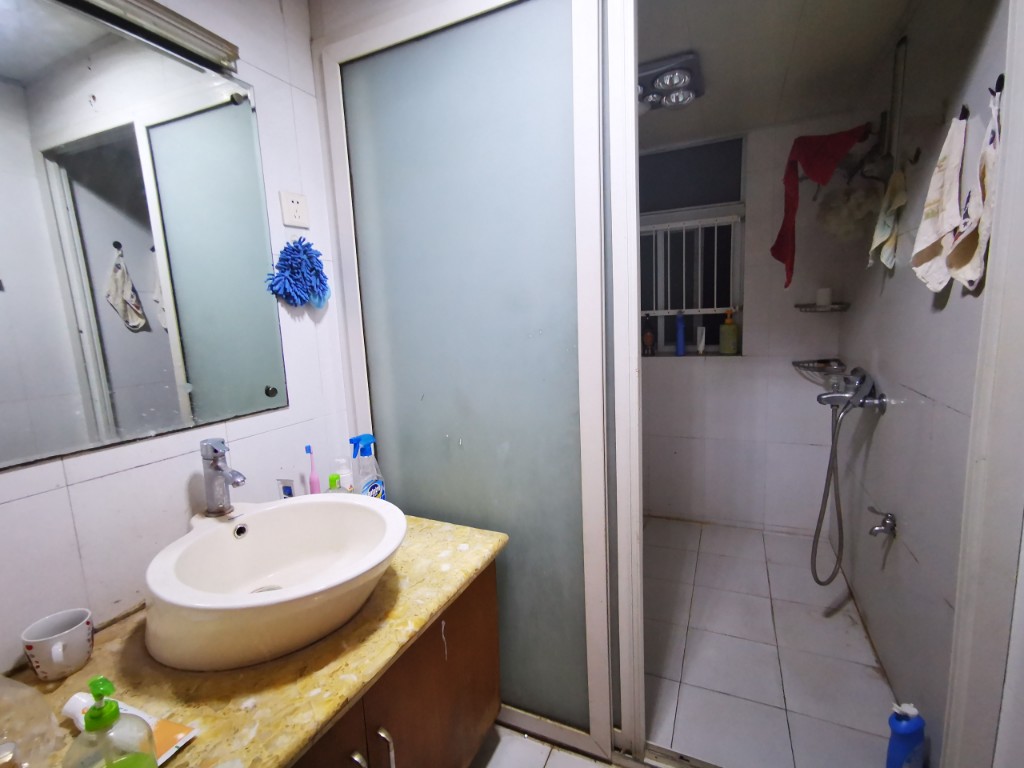 新点苑 4室2厅1卫 2500.0元/月 新点苑 4室2厅1卫 2500.0元/月室内图