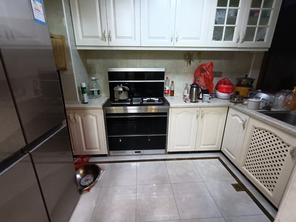 孙水明珠  4室2厅2卫    90.0万 孙水明珠  4室2厅2卫    90.0万客厅