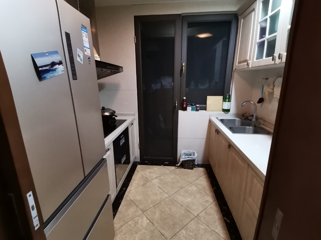 南湖国际6期  2室2厅1卫    2700.0元/月 南湖国际6期  2室2厅1卫    2700.0元/月室内图