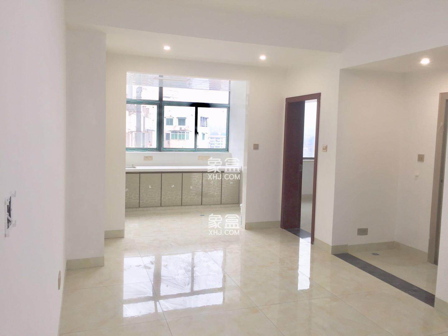 银泰财富广场 3室2厅2卫 2700.0元/月 银泰财富广场 3室2厅2卫 2700.0元/月室内图