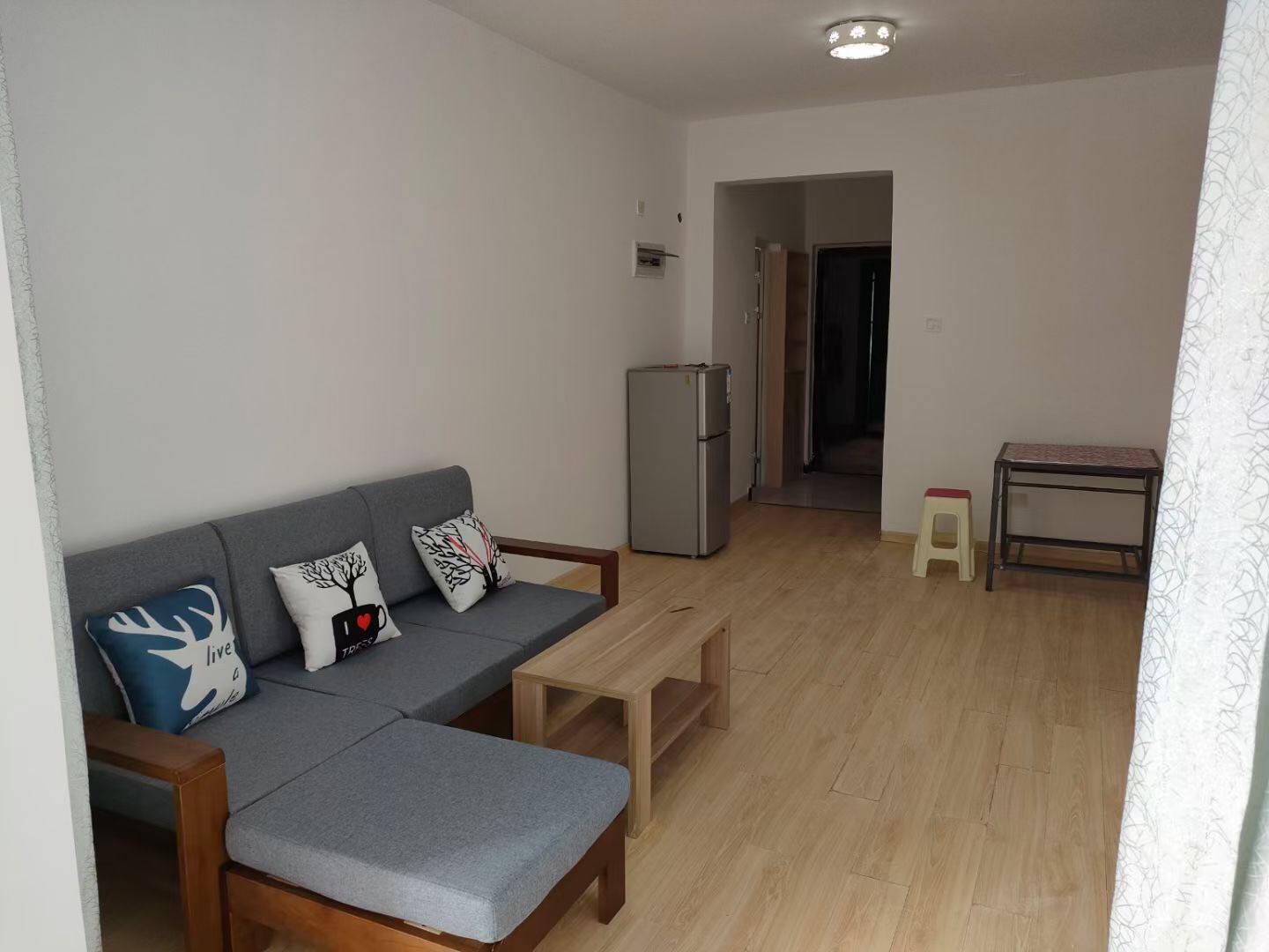 新概念 2室1厅1卫 1300.0元/月 新概念 2室1厅1卫 1300.0元/月