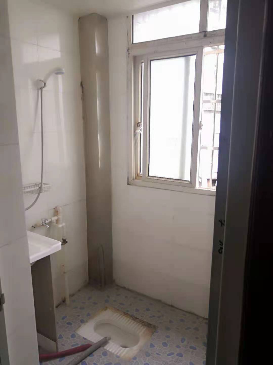 荷叶塘散户 2室1厅1卫 900.0元/月 荷叶塘散户 2室1厅1卫 900.0元/月室内图