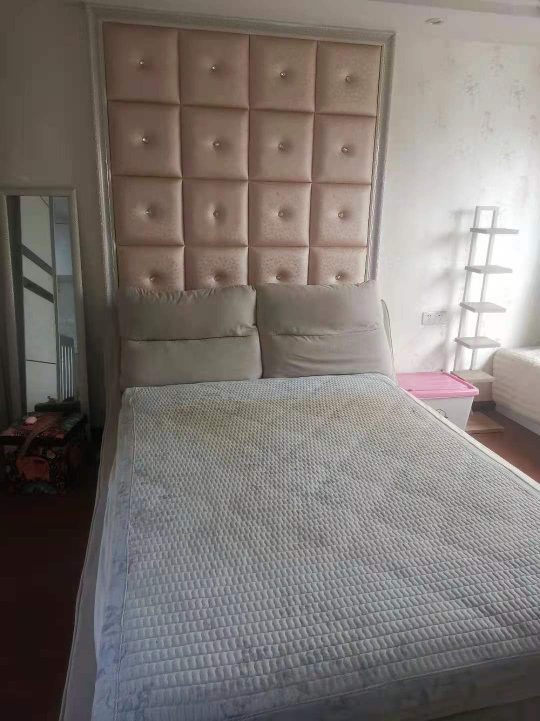 M国际 1室1厅1卫 1200.0元/月 M国际 1室1厅1卫 1200.0元/月室内图