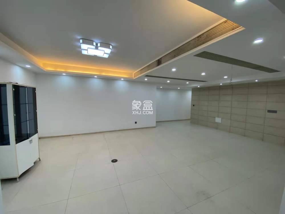 衡府  5室4厅3卫   138.00万