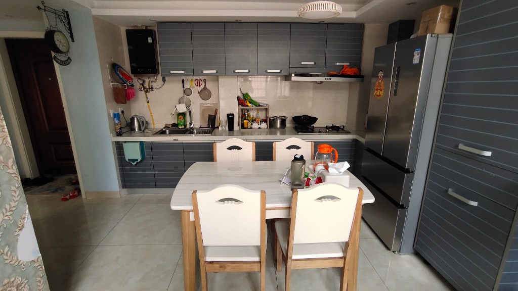 香格里拉 2室2厅1卫 2200.0元/月 香格里拉 2室2厅1卫 2200.0元/月室内图