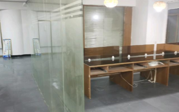 百花好望角  5室2厅1卫   3600.00元/月室内图