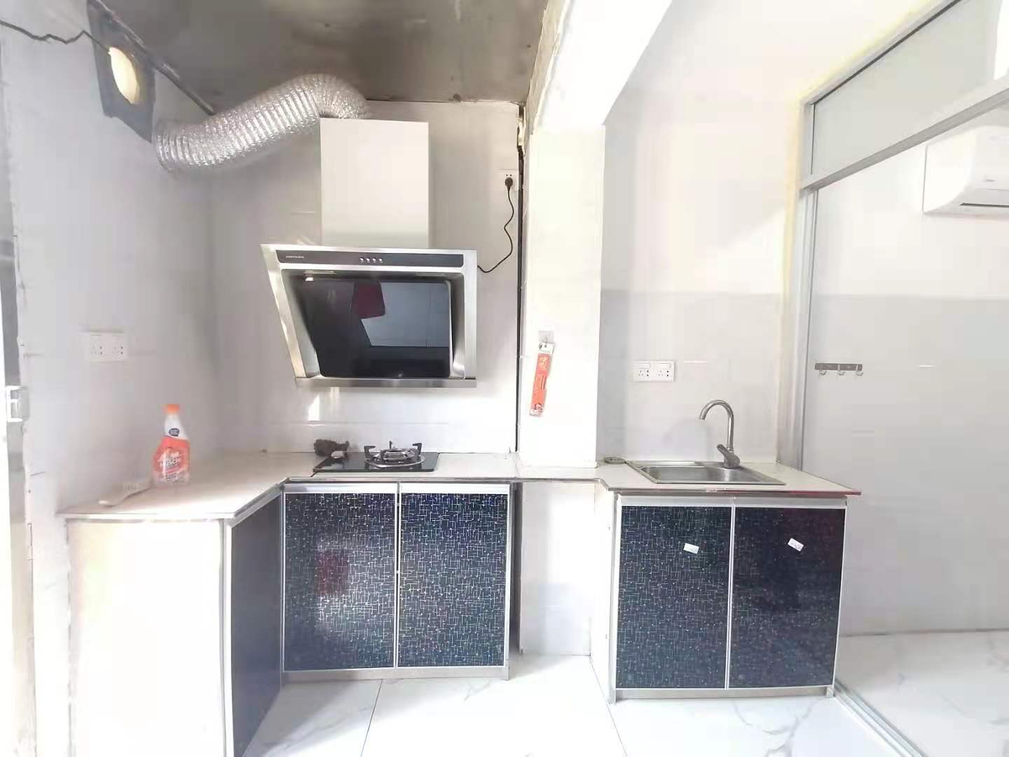 长塘茶园安置小区 1室1厅1卫 700.0元/月 长塘茶园安置小区 1室1厅1卫 700.0元/月室内图