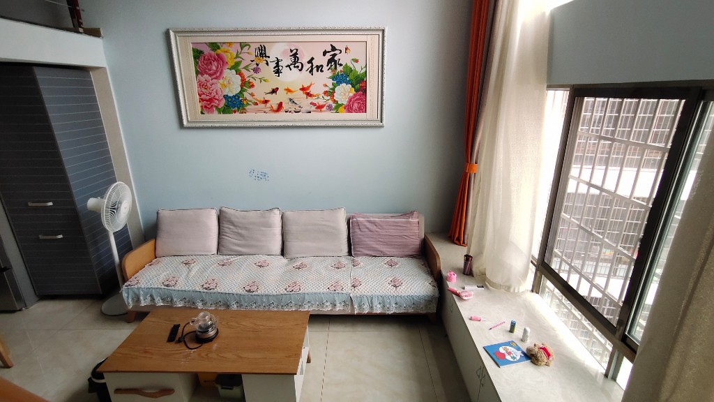 香格里拉 2室2厅1卫 2200.0元/月 香格里拉 2室2厅1卫 2200.0元/月室内图