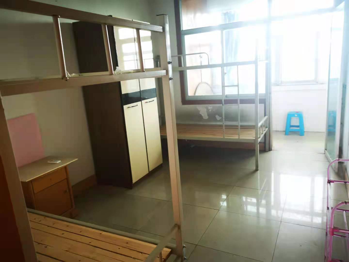 人社局小区一院  3室2厅1卫    1600.0元/月 人社局小区一院  3室2厅1卫    1600.0元/月室内图