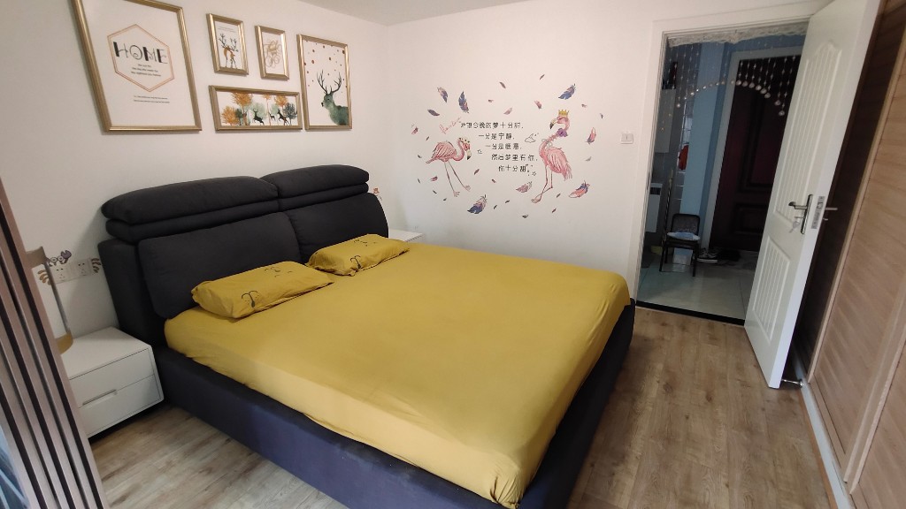 香格里拉 2室2厅1卫 2200.0元/月 香格里拉 2室2厅1卫 2200.0元/月室内图