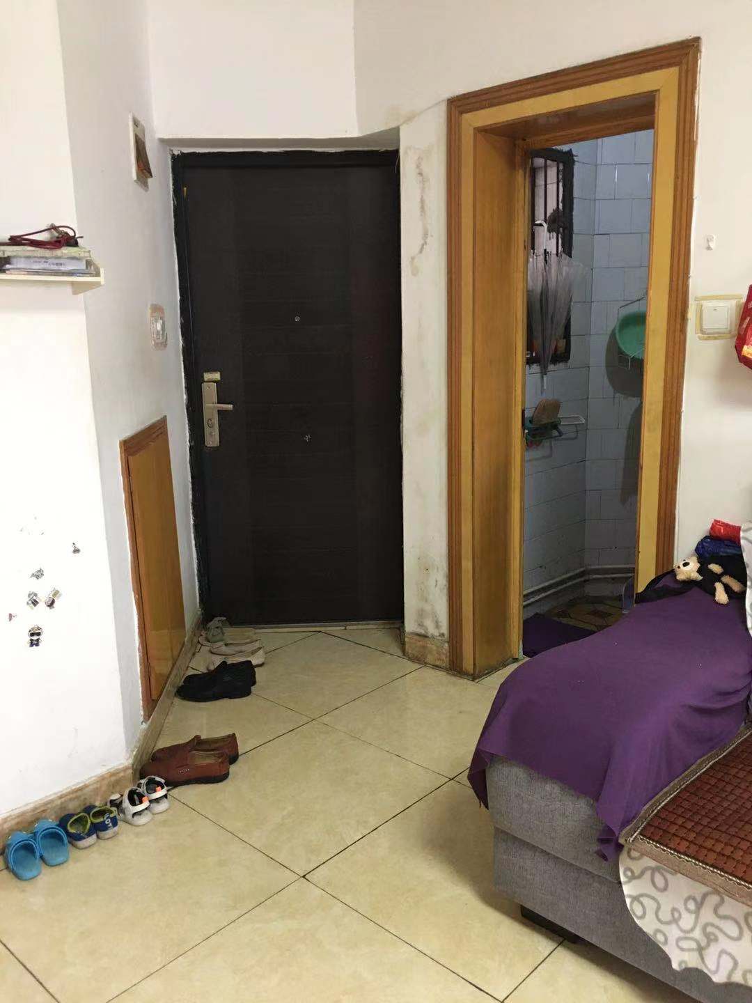 月塘生活小区  3室1厅0卫    32.8万 月塘生活小区  3室1厅0卫    32.8万卫生间