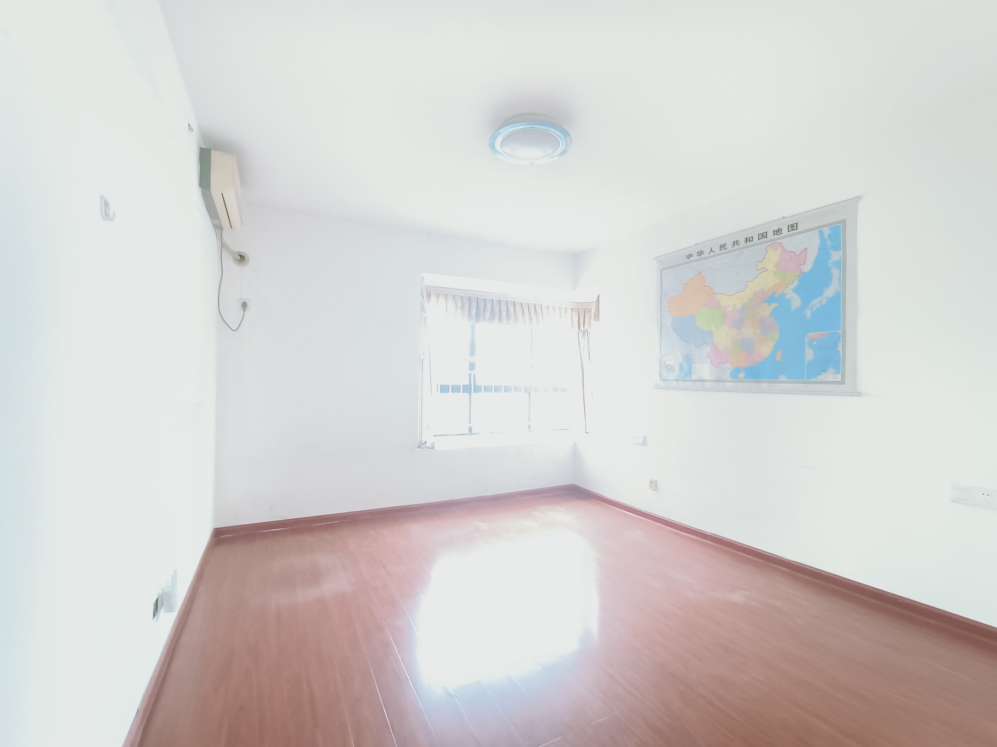 金霞湘绣园  4室2厅2卫    2200.0元/月室内图1