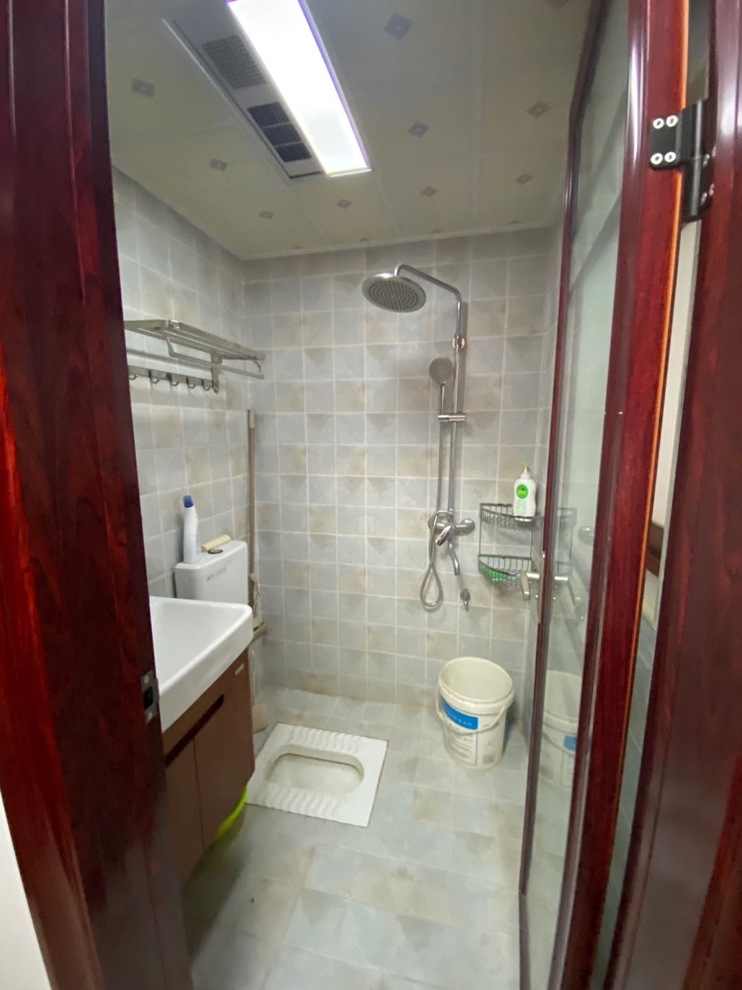 九圆大厦  1室1厅1卫    35.0万 九圆大厦  1室1厅1卫    35.0万卧室