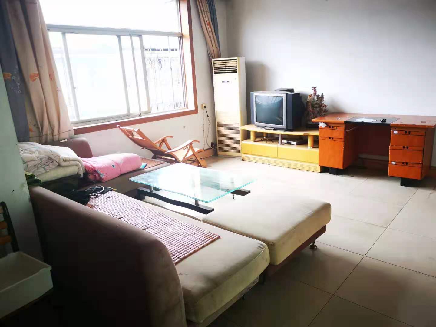 人社局小区一院  3室2厅1卫    1600.0元/月 人社局小区一院  3室2厅1卫    1600.0元/月室内图