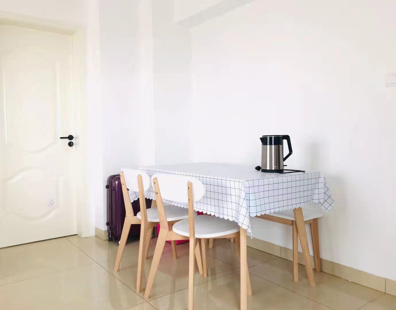 巴陵壹号 1室1厅1卫 1600.0元/月 巴陵壹号 1室1厅1卫 1600.0元/月室内图