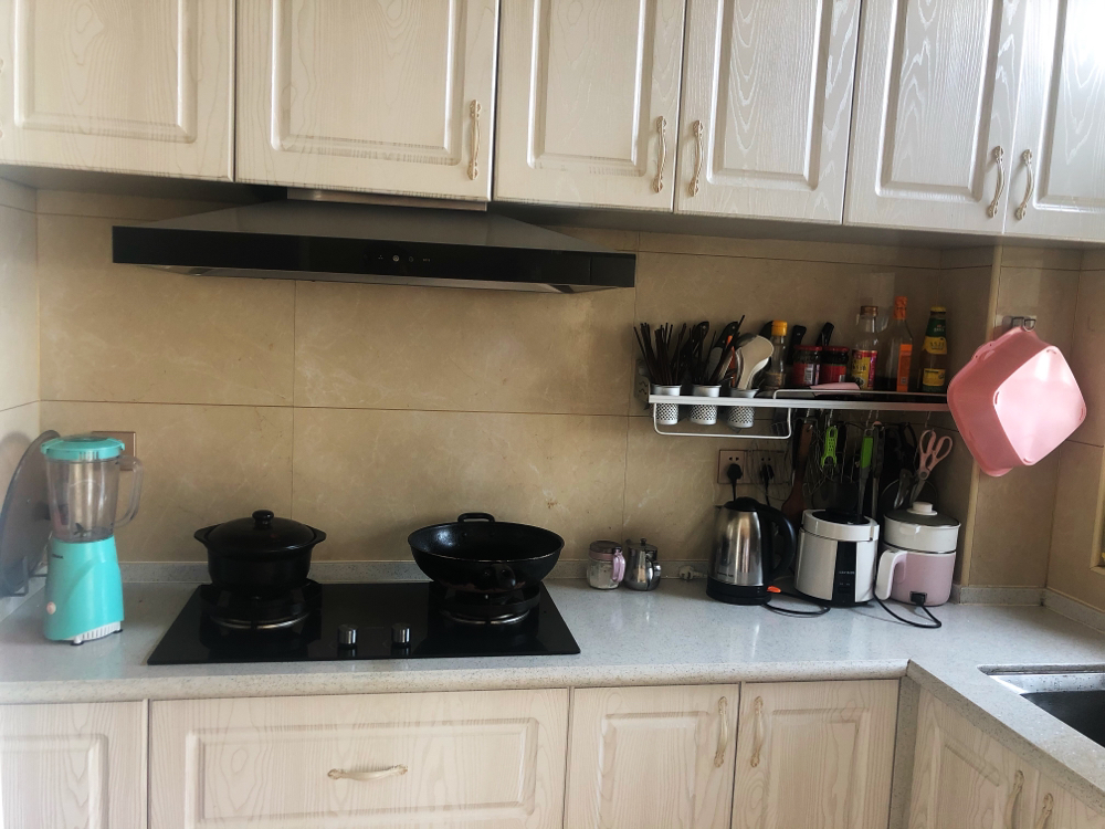 万和世家 3室2厅2卫 88.8万 万和世家 3室2厅2卫 88.8万厨房