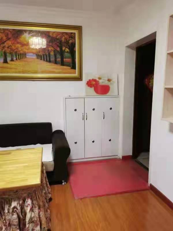阳光小区  2室2厅1卫   27.00万客厅