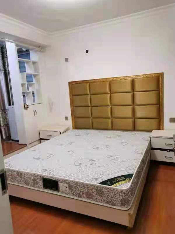 阳光小区  2室2厅1卫    27.0万 阳光小区  2室2厅1卫    27.0万卧室