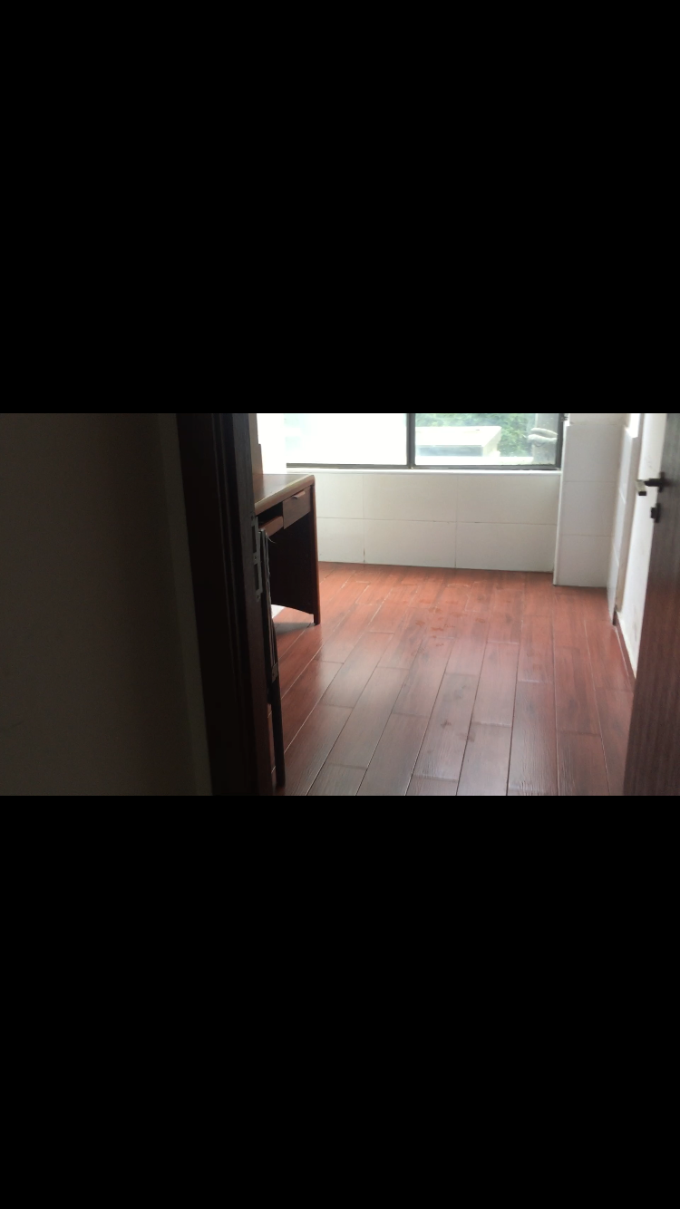 绿地公馆(绿地名邸) 3室2厅1卫 2400.0元/月 绿地公馆(绿地名邸) 3室2厅1卫 2400.0元/月室内图