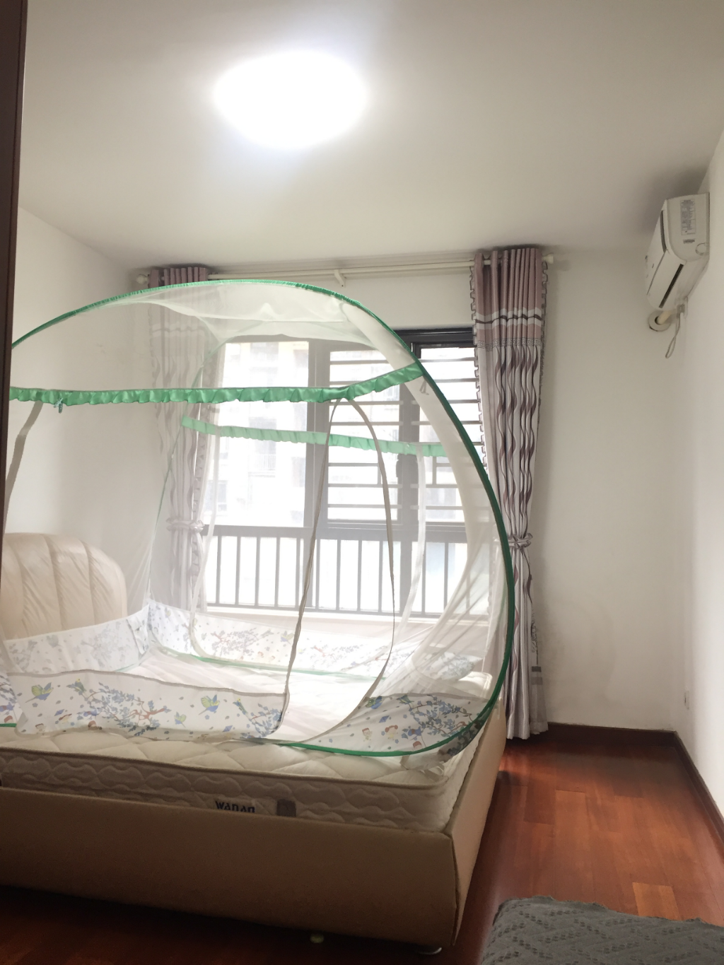 绿地公馆(绿地名邸) 3室2厅1卫 2400.0元/月 绿地公馆(绿地名邸) 3室2厅1卫 2400.0元/月室内图