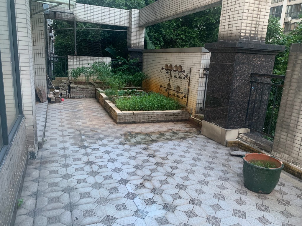 愉景湾东域  4室2厅2卫   124.80万卫生间