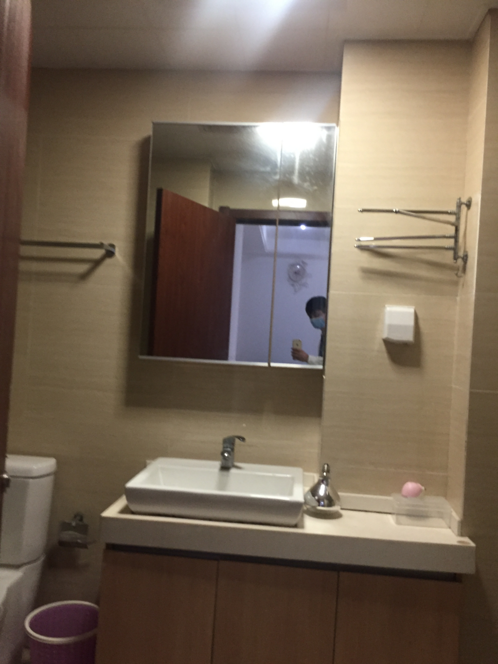 绿地公馆(绿地名邸) 3室2厅1卫 2400.0元/月 绿地公馆(绿地名邸) 3室2厅1卫 2400.0元/月室内图