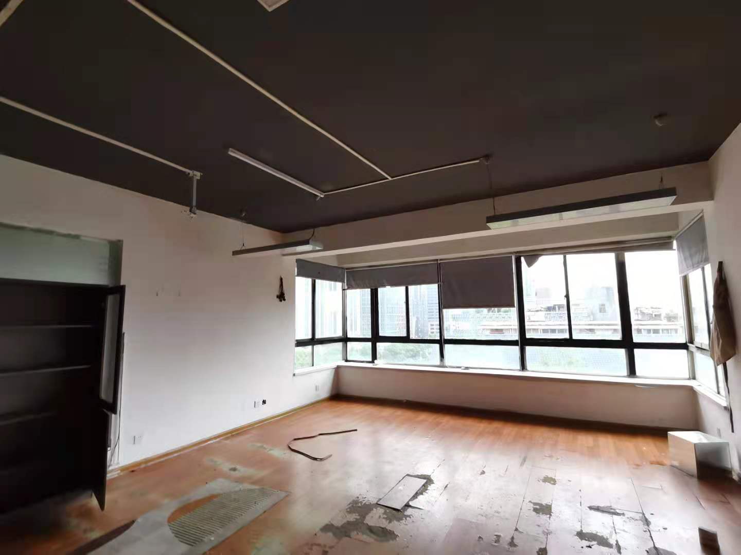 省建苑小区  5室2厅1卫    3500.0元/月室内图