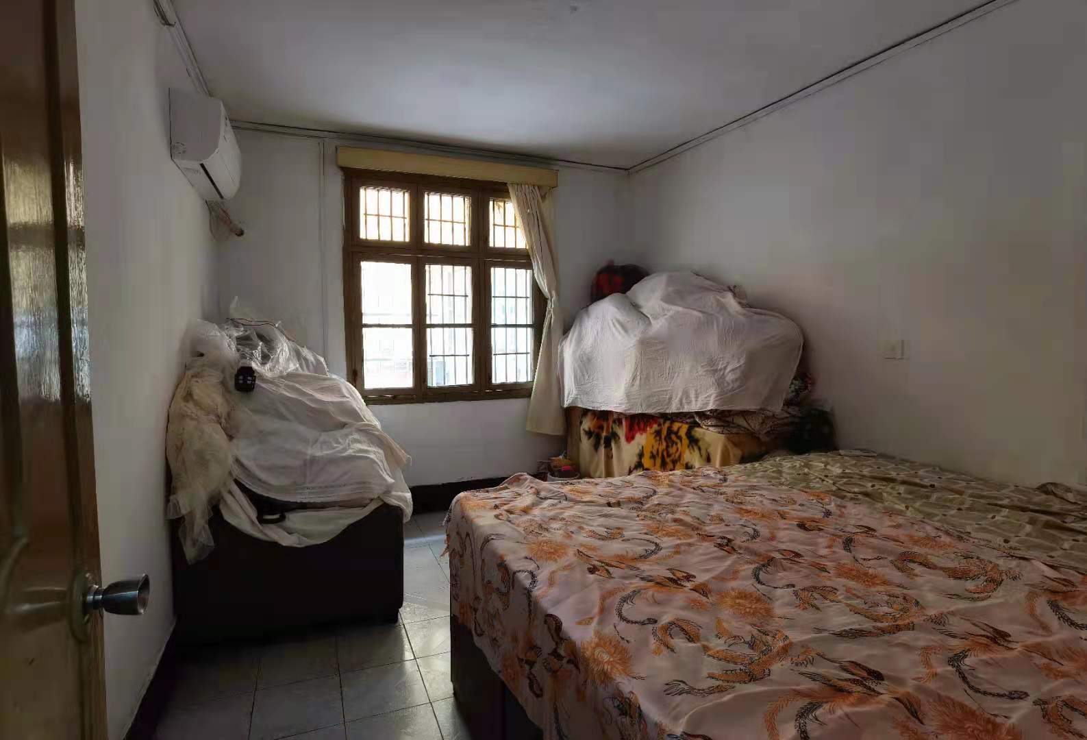 金花苑小区 3室2厅1卫 44.0万 金花苑小区 3室2厅1卫 44.0万卧室