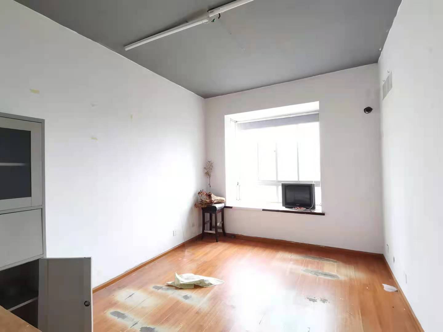 省建苑小区  5室2厅1卫    3500.0元/月室内图1
