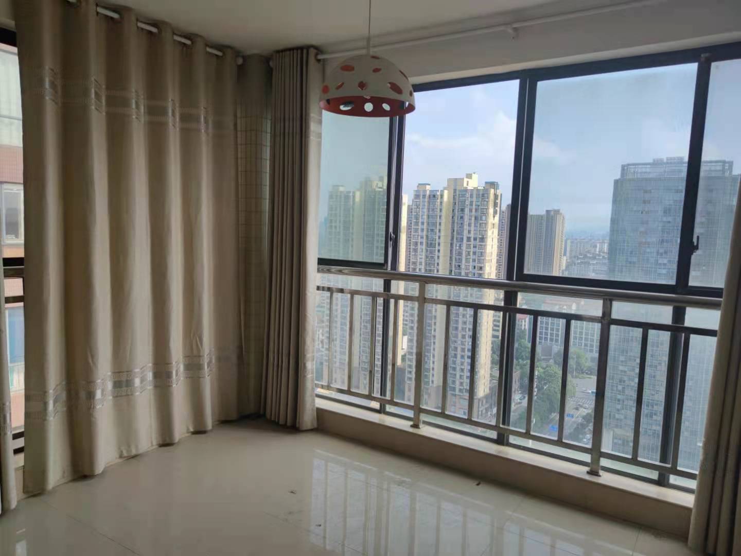 雄森国际 3室2厅2卫 95.0万 雄森国际 3室2厅2卫 95.0万客厅