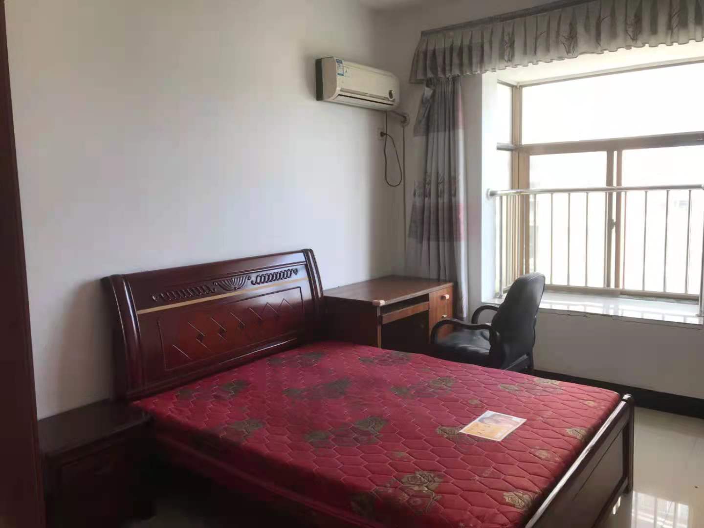 广电记者公寓  4室2厅2卫    125.0万 广电记者公寓  4室2厅2卫    125.0万卧室