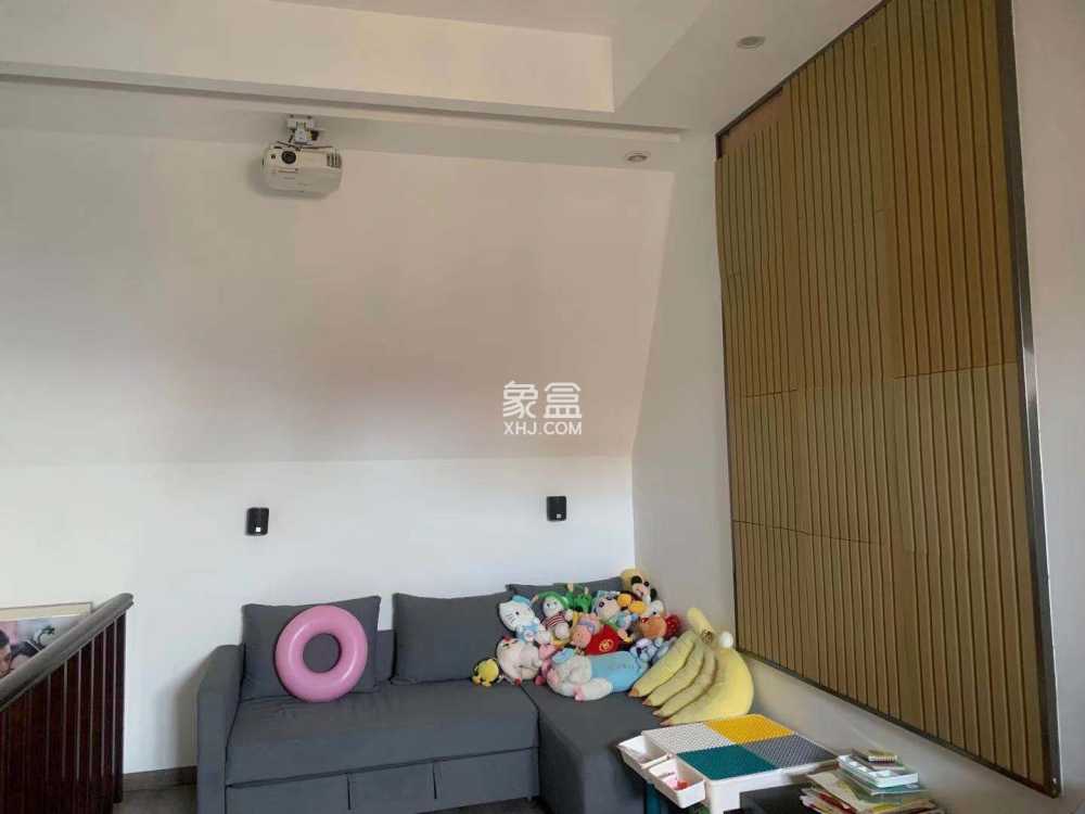 珠江帝景山庄  2室2厅1卫    70.0万