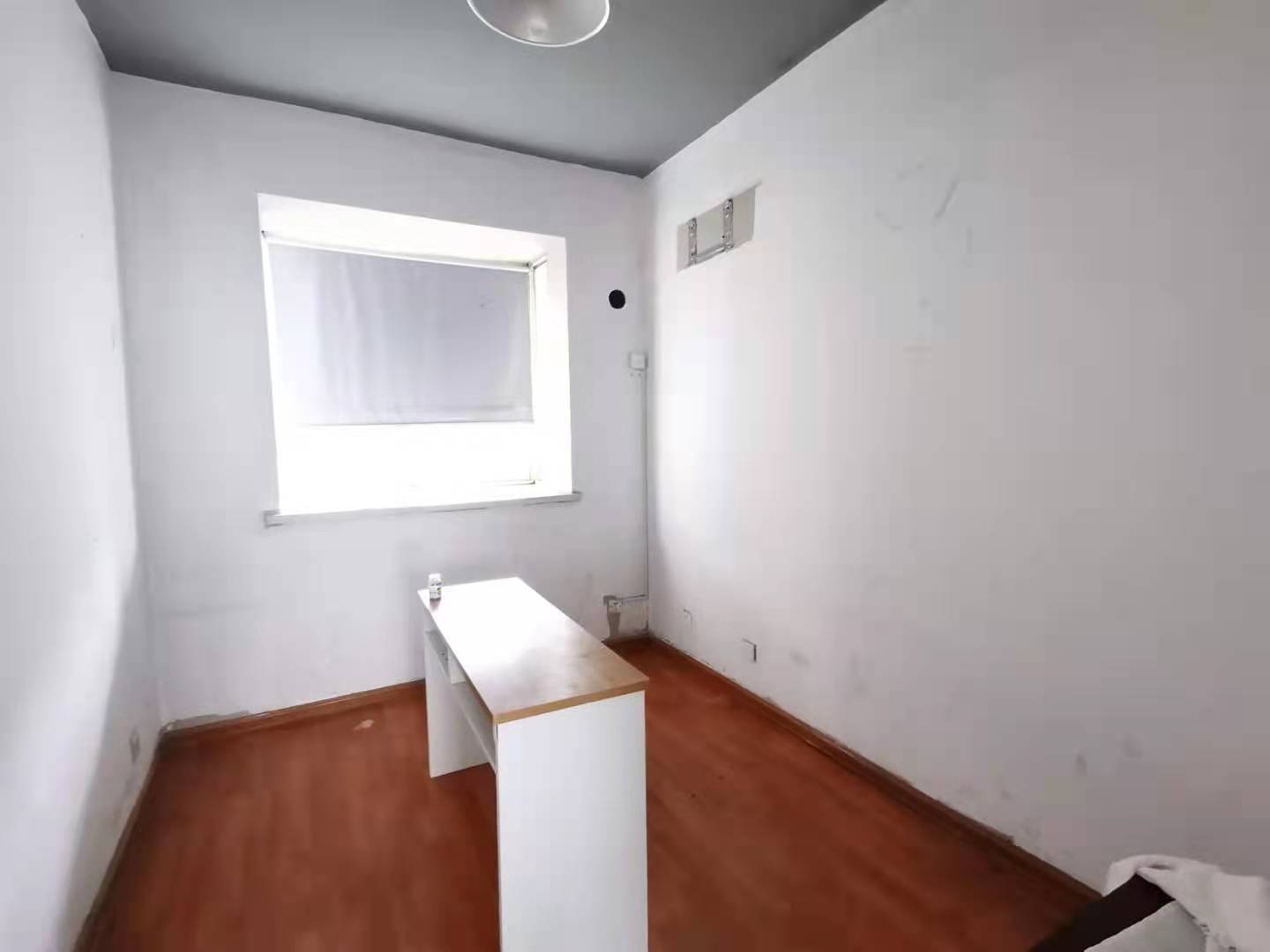 省建苑小区  5室2厅1卫    3500.0元/月室内图