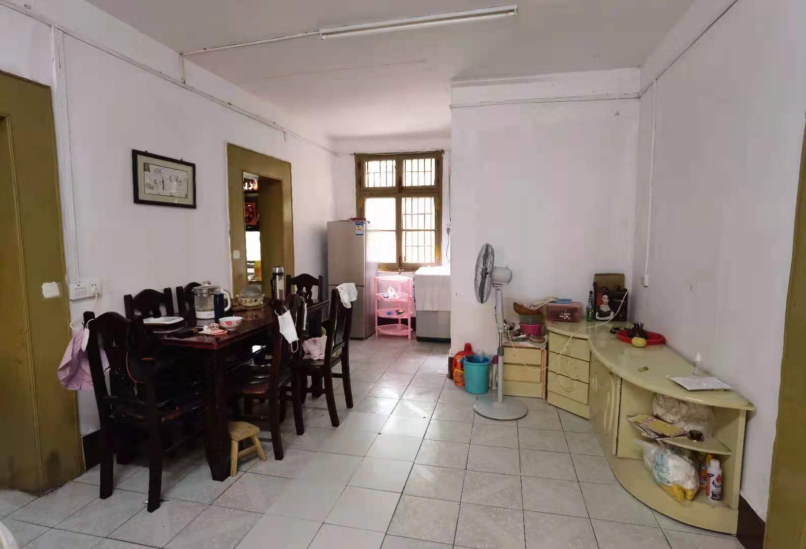 金花苑小区 3室2厅1卫 44.0万 金花苑小区 3室2厅1卫 44.0万客厅