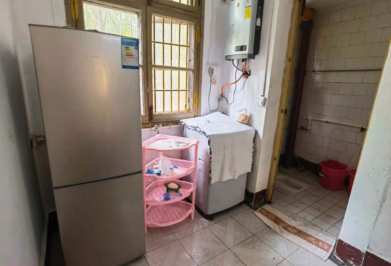 金花苑小区 3室2厅1卫 44.0万 金花苑小区 3室2厅1卫 44.0万卫生间