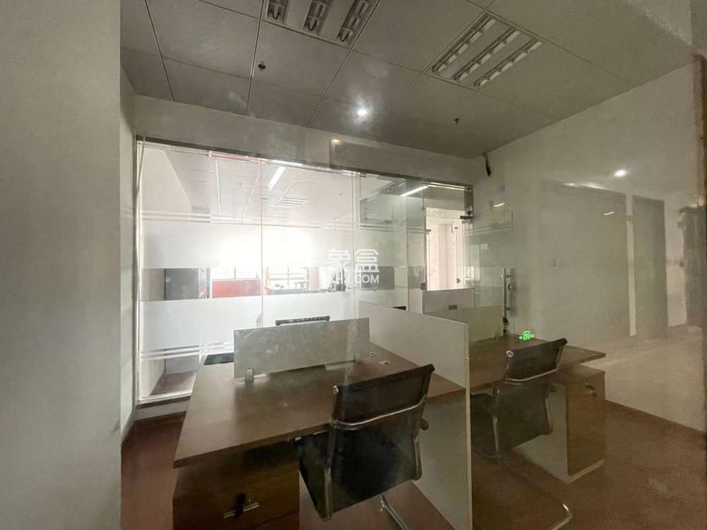融冠亲城50写字楼   55.0㎡     2000.00元/月室内图