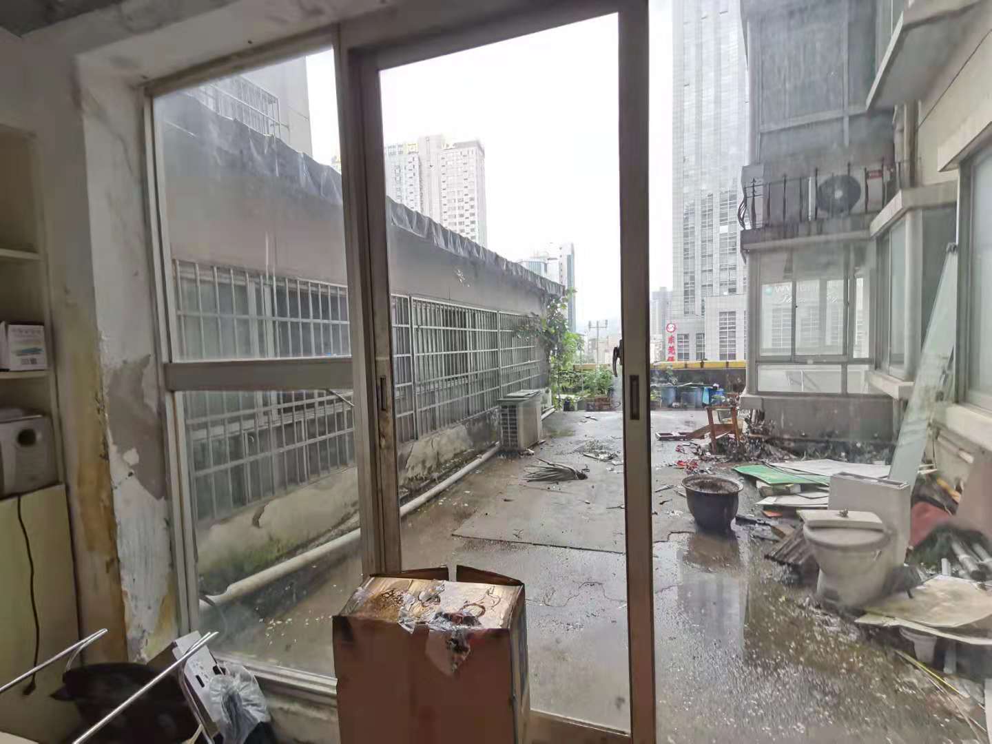 省建苑小区  5室2厅1卫    3500.0元/月室内图