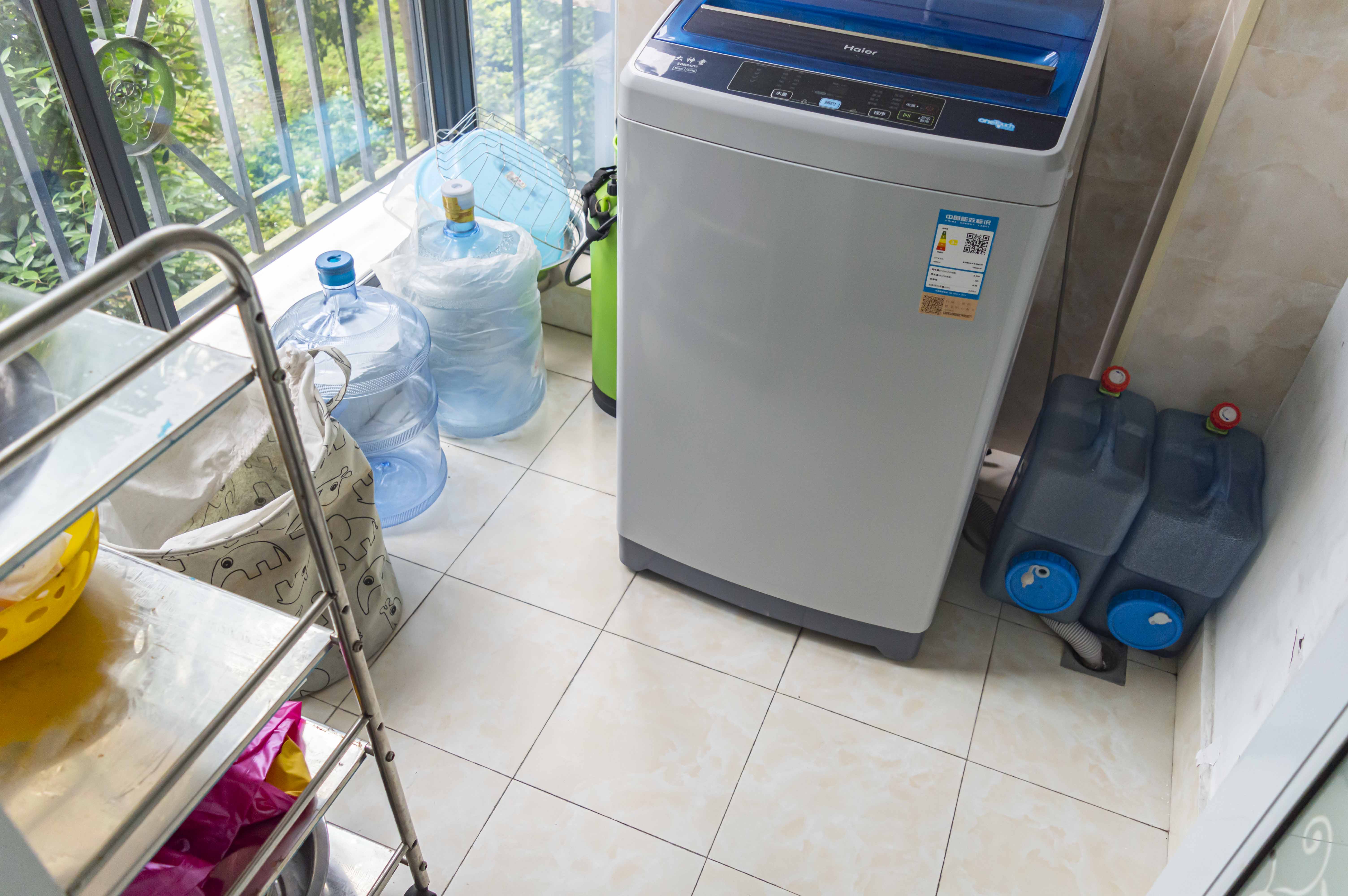 滨江花园 3室2厅2卫 80.0万 滨江花园 3室2厅2卫 80.0万客厅