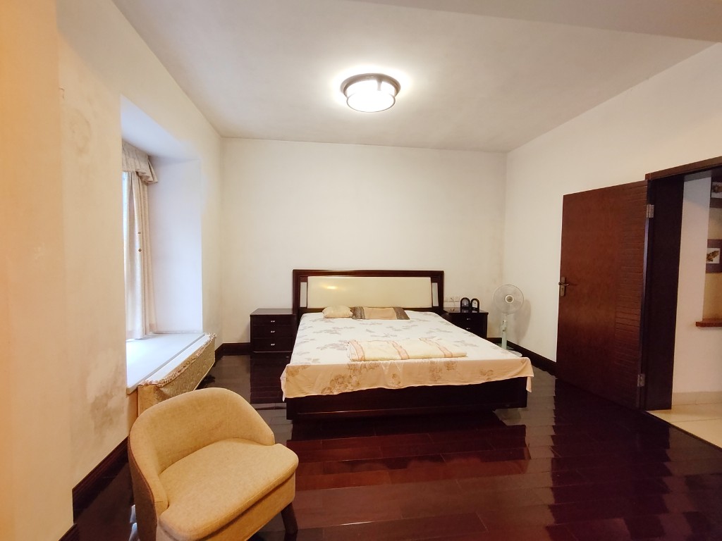 江岸人家 4室2厅2卫 120.0万 江岸人家 4室2厅2卫 120.0万客厅