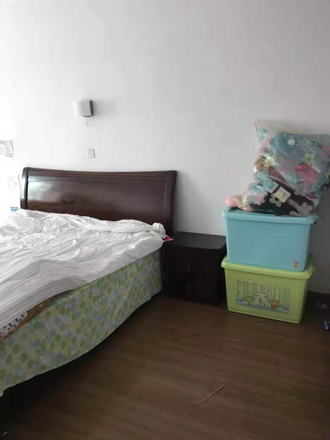 红旗花园  2室2厅1卫    1300.0元/月 红旗花园  2室2厅1卫    1300.0元/月室内图