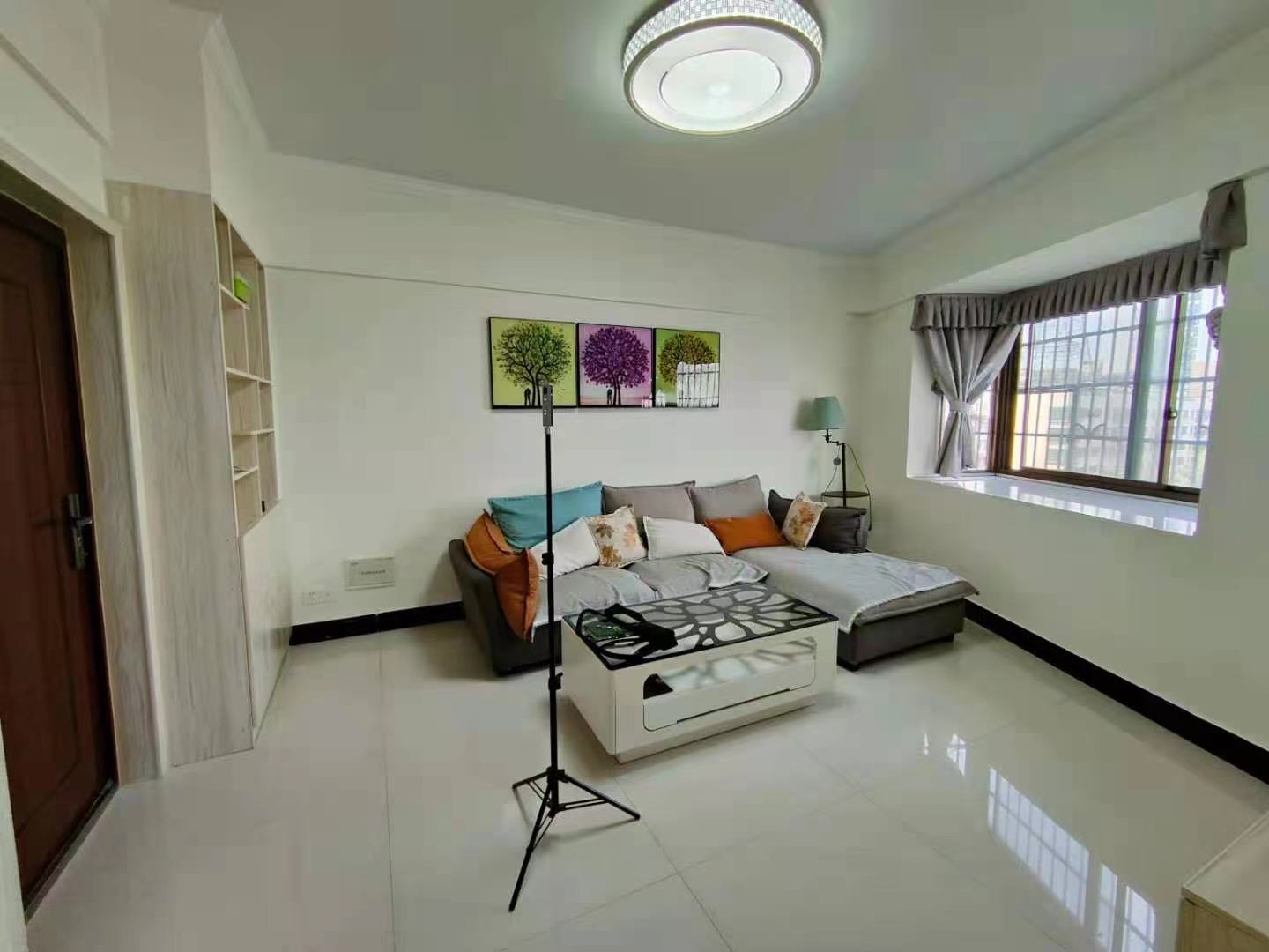 兆丰商厦(通程电器)  1室1厅1卫    1600.0元/月 兆丰商厦(通程电器)  1室1厅1卫    1600.0元/月室内图