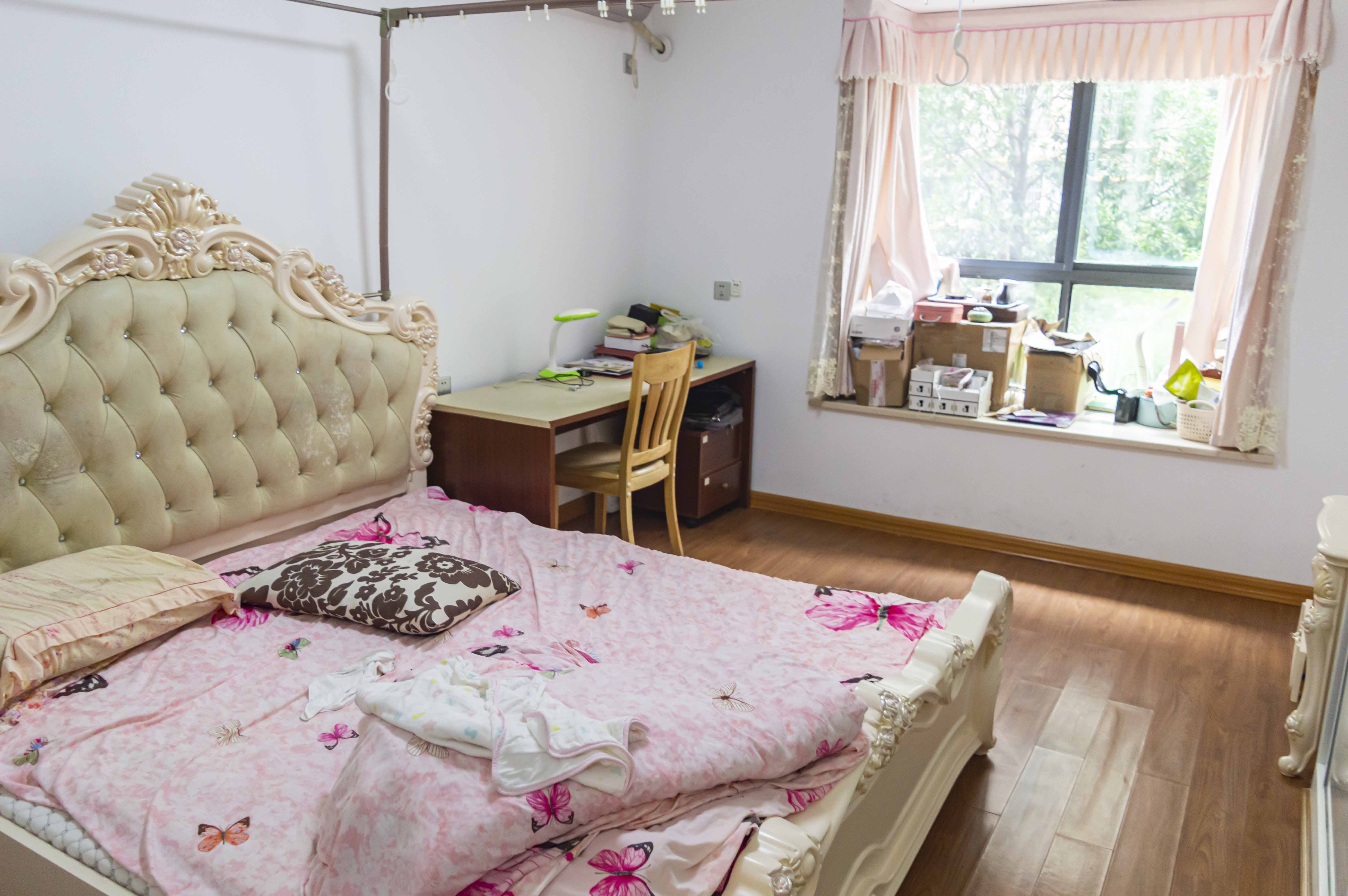 滨江花园 3室2厅2卫 80.0万 滨江花园 3室2厅2卫 80.0万客厅