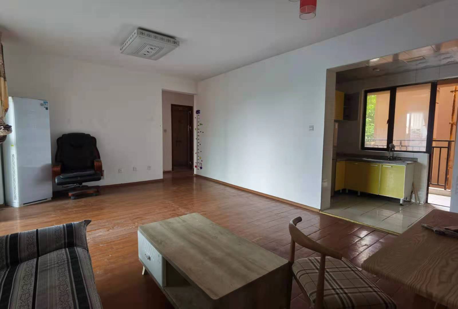 佳兆业君汇上品  3室2厅2卫    2300.0元/月 佳兆业君汇上品  3室2厅2卫    2300.0元/月室内图