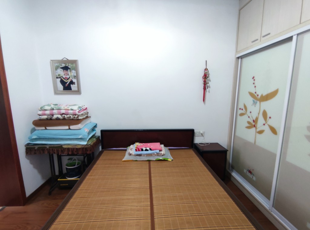 天泰小区  3室2厅2卫    78.8万 天泰小区  3室2厅2卫    78.8万客厅